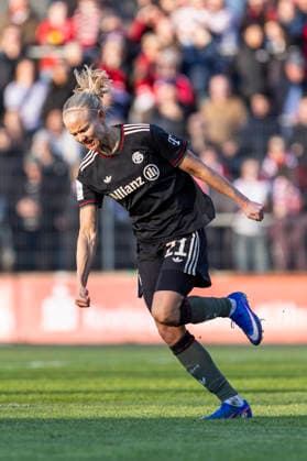 Google Pixel Frauen-Bundesliga: 1. FC Köln - FC Bayern München; 15.03.2026 Jubel von Pernille Harder (FC Bayern München, 21) nach ihrem Tor am 20. Spieltag der Google Pixel Frauen-Bundesliga im Spiel des 1. FC Köln gegen den FC Bayern München am 15.03.2026 im Franz-Kremer-Stadion in Köln, Deutschland. Copyright: xBEAUTIFULxSPORTS Meuselx