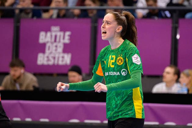 Handball: DHB-Pokal, Finale, HSG Bensheim Auerbach - Borussia Dortmund Torhueterin Sarah Wachter (Dortmund) Jubel Freude Emotion Stuttgart Porsche Arena Baden-Württemberg Deutschland