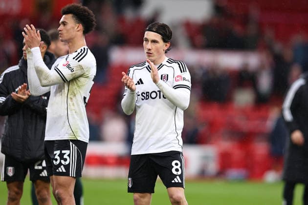 Nottingham Forest v Fulham, Premier League Antonee Robinson and Harry Wilson of Fulham applauds the travelling fans after the Nottingham Forest v Fulham Premier League match at the City Ground, West Bridgford, England on 15 March 2026 Credit: Ryan Crockett Every Second Media Editorial use only. All images are copyright Every Second Media Limited. No images may be reproduced without prior permission. All rights reserved. Premier League and Football League images are subject to licensing agreements with Football DataCo Limited. see https: www.football-dataco.com Copyright: xIMAGO EveryxSecondxMediax ESM-1859-0071 RyanxCrockettx xEveryxSecondxMediax