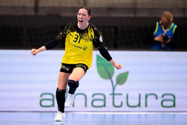 Handball: DHB-Pokal, Finale, HSG Bensheim Auerbach - Borussia Dortmund Kelly Vollebregt (Dortmund) Jubel Freude Emotion Stuttgart Porsche Arena Baden-Württemberg Deutschland