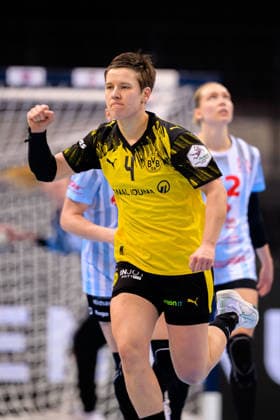 Handball: DHB-Pokal, Finale, HSG Bensheim Auerbach - Borussia Dortmund Alina Grijseels (Dortmund) Jubel Freude Emotion Stuttgart Porsche Arena Baden-Württemberg Deutschland