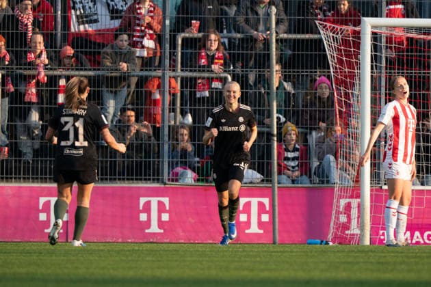COLOGNE, GERMANY - MARCH 15: Pernille Harder (21 FC Bayern München) scores a goal during the Google Pixel Frauen-Bundesliga between 1. FC Köln and FC Bayern München at Stadion an der Hafenstraße on March 15, 2026 in Cologne, Germany. ?Photo by Qianru Zhang Press Photo) Copyright: xQianruxZhang SPPx Sportspressphoto_SPR110460