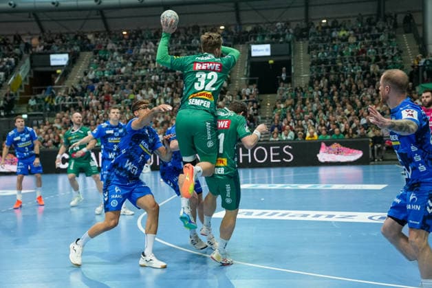 Franz Semper (SC DHfK Leipzig, 32) beim Wurf auf das Tor des TVB Stuttgart SC DHfK Leipzig vs. TVB Stuttgart, Handball, 1. Handball-Bundesliga, 25. Spieltag, Saison 2025 2026, 15.03.2026 SC DHfK Leipzig vs. TVB Stuttgart, Handball, 1. Handball-Bundesliga, 25. Spieltag, Saison 2025 2026, 15.03.2026 Leipzig Copyright: xEibner-Pressefoto PiaxSchindlerx EP_PSR