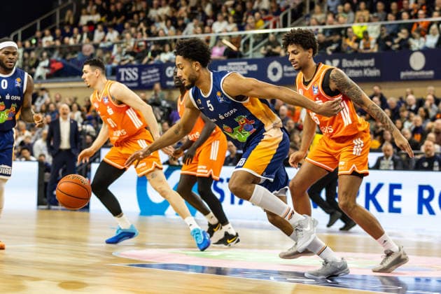 GER, easy-Credit Basketball-Bundesliga, Rostock Seawolves - Niners Chemnitz. 15.03.2026, Stadthalle, Rostock, GER, easy-Credit Basketball-Bundesliga, Rostock Seawolves - Niners Chemnitz. D Shawn Schwartz (Rostock Seawolves 5) Foto Alexander Trienitz Rostock Stadthalle Mecklenburg-Vorpommern Deutschland