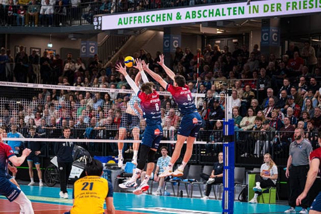 Volleyball I Herren I Saison 2025-2026 I Bundesliga I SVG Lüneburg - ASV Dachau I 15.03.2026 Block Jackson Clifford Howe (6, SVG Lüneburg) und Christopher Byam (4, SVG Lüneburg) Lüneburg LKH Arena Niedersachsen Deutschland Copyright: xLobeca Björn-OlexKehmx