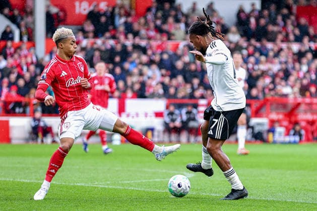 Nottingham Forest v Fulham, Premier League Omari Hutchinson of Nottingham Forest defends possession from Alex Iwobi of Fulham during the Nottingham Forest v Fulham Premier League match at the City Ground, West Bridgford, England on 15 March 2026 Credit: Ryan Crockett Every Second Media Editorial use only. All images are copyright Every Second Media Limited. No images may be reproduced without prior permission. All rights reserved. Premier League and Football League images are subject to licensing agreements with Football DataCo Limited. see https: www.football-dataco.com Copyright: xIMAGO EveryxSecondxMediax ESM-1859-0078 RyanxCrockettx xEveryxSecondxMediax