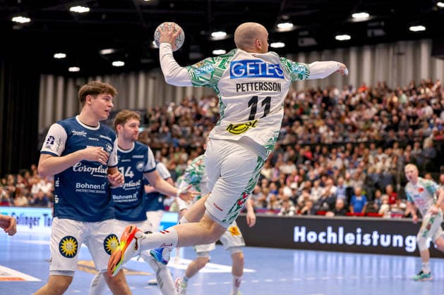15.03.2026, Handball, HBL, Bergischer HC - SC Magdeburg, Mitsubishi Electric HALLE Düsseldorf: Daniel Pettersson (SC Magdeburg 11) wirft den Ball auf das Tor Nordrhein-Westfalen Deutschland