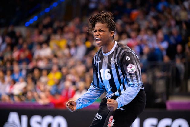 Handball: DHB-Pokal, Finale, HSG Bensheim Auerbach - Borussia Dortmund Torhueterin Vanessa Fehr (Bensheim) Jubel Freude Emotion Stuttgart Porsche Arena Baden-Württemberg Deutschland