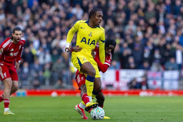 Football - FA Premier League - Liverpool FC v Tottenham Hotspur FC LIVERPOOL, ENGLAND - Sunday, March 15, 2026: Liverpool s Jeremie Frimpong challenges Tottenham Hotspur s Mathys Tel (L) during the FA Premier League match between Liverpool FC and Tottenham Hotspur FC at Anfield. (Photo by David Rawcliffe Propaganda) LIVERPOOL Anfield MERSEYSIDE ENGLAND  Copyright: xDavidxRawcliffex P2026-03-15-Liverpool_Tottenham-33