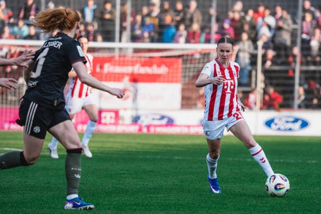 Laura Donhauser (1.FC Koeln, 25) im Angriff 1.FC Köln vs. FC Bayern München, Fussball, Google Pixel Frauen-Bundesliga, 20.Spieltag, Saison 2025 26, 15.03.2026, 1.FC Köln vs. FC Bayern München, Fussball, Google Pixel Frauen-Bundesliga, 20.Spieltag, Saison 2025 26, 13.03.2026 Köln Copyright: xEibner-Pressefoto LukasxBaldygax EP_LBA