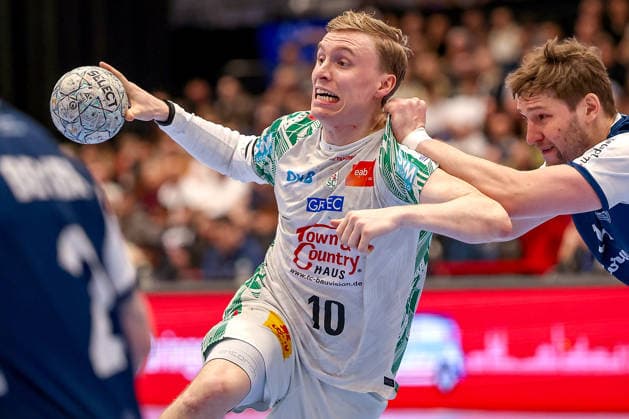 15.03.2026, Handball, HBL, Bergischer HC - SC Magdeburg, Mitsubishi Electric HALLE Düsseldorf: Gisli Kristjansson (SC Magdeburg 10) im Zweikampf gegen Gerdas Babarskas (BHC 14) Nordrhein-Westfalen Deutschland