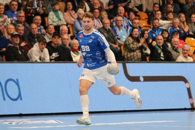 15.03.2026 Handball Herren 2025 2026 2. Handball-Bundesliga 24. Spieltag Dessau-Roßlauer HV 06 - HSG Krefeld Niederrhein Anhalt Arena Dessau Yannick-Marcos Pust (Dessau, 98, blau) geht alleine auf das Krefelder Tor zu. Dessau-Roßlau Sachsen-Anhalt Deutschland