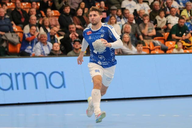 15.03.2026 Handball Herren 2025 2026 2. Handball-Bundesliga 24. Spieltag Dessau-Roßlauer HV 06 - HSG Krefeld Niederrhein Anhalt Arena Dessau Yannick-Marcos Pust (Dessau, 98, blau) geht alleine auf das Krefelder Tor zu. Dessau-Roßlau Sachsen-Anhalt Deutschland