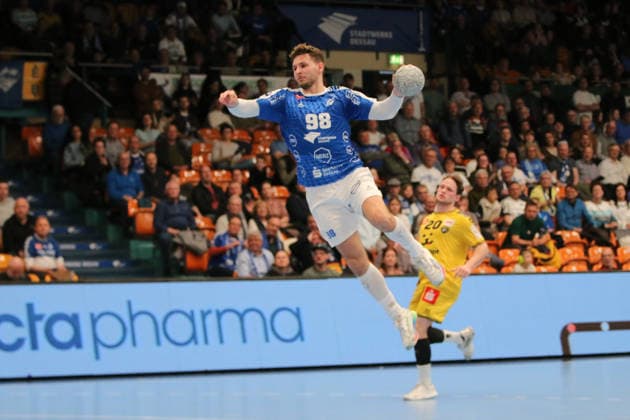 15.03.2026 Handball Herren 2025 2026 2. Handball-Bundesliga 24. Spieltag Dessau-Roßlauer HV 06 - HSG Krefeld Niederrhein Anhalt Arena Dessau Yannick-Marcos Pust (Dessau, 98, blau) bei einem Torwurf. Dessau-Roßlau Sachsen-Anhalt Deutschland