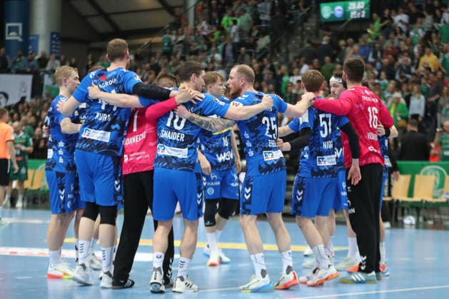 Handball DAIKIN HBL, SC DHfK Leipzig - TVB Stuttgart; 15.03.2026 Das Team aus Stuttgart feierte den Punktgewinn wie einen Sieg. Handball, DAIKIN HBL, 1. Bundesliga, Saison 2025 2026, 25. Spieltag: SC DHfK Leipzig vs. TVB Stuttgart am 15.03.2026 in der Quarterback Immobilien Arena Leipzig. Copyright: xBEAUTIFULxSPORTS JanxKaeferx