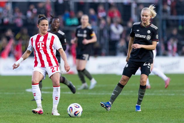 Google Pixel Frauen-Bundesliga: 1. FC Köln - FC Bayern München; 15.03.2026 Laura Feiersinger (1. FC Köln, 27), Pernille Harder (FC Bayern München, 21) am 20. Spieltag der Google Pixel Frauen-Bundesliga im Spiel des 1. FC Köln gegen den FC Bayern München am 15.03.2026 im Franz-Kremer-Stadion in Köln, Deutschland. Copyright: xBEAUTIFULxSPORTS Meuselx