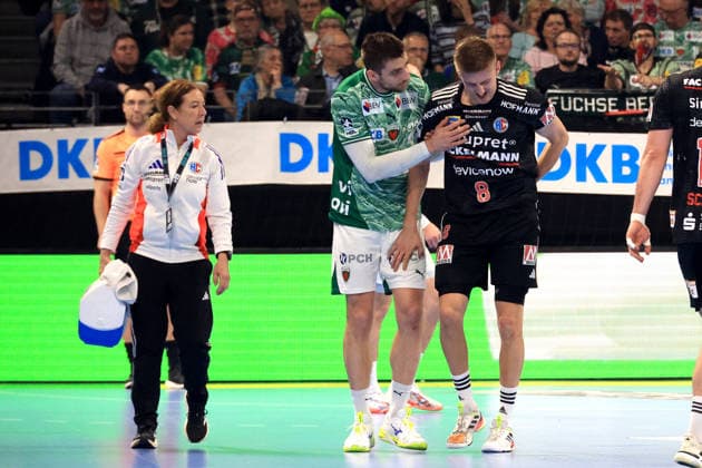 DEU, DHB, 1.HBL, Fuechse Berlin vs.Erlangen, 15.03.2026, Max-Schmeling-Halle, Berlin, DEU, DHB, 1.HBL, Fuechse Berlin vs.Erlangen, im Bild Nejc Cehte (Fuechse Berlin 22), Sander Overjordet (Erlangen 8), verletzt