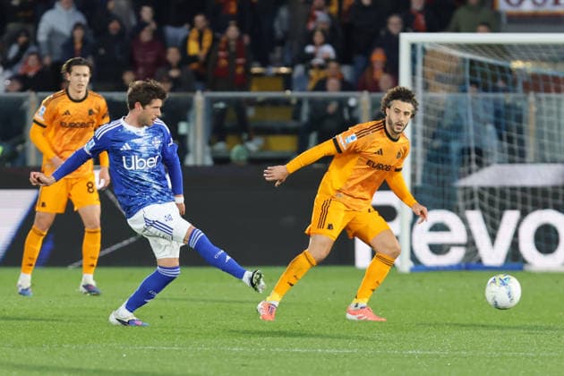 Como™s Sergi Roberto during the Serie A soccer match between Como and Roma at the Giuseppe Sinigaglia stadium in Como, north Italy - March 15 2026 - Soccer.  Copyright: xAntonioxSaiai LaPressex