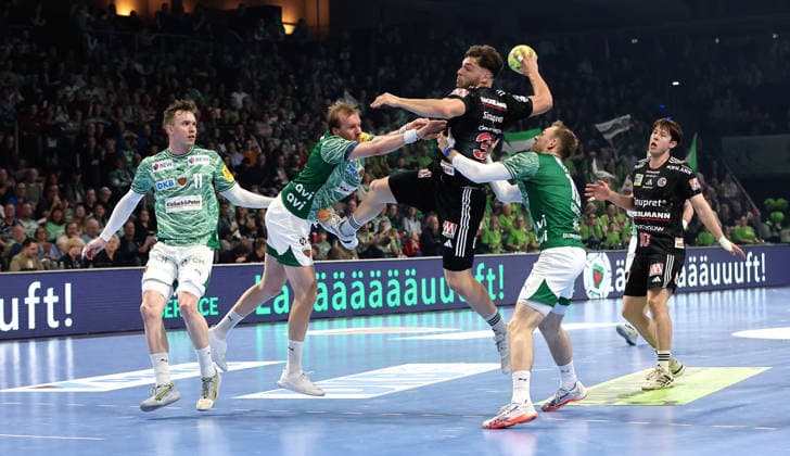 Lasse Andersson, Max Darj, Tobias Buck am Ball, Mathias Gidsel Zweikampf Spielszene Aktion Handball HBL Bundesliga Herren 25. Spieltag Saison 2025 2026 15.03.2026 Füchse Berlin vs. HC Erlangen HCE