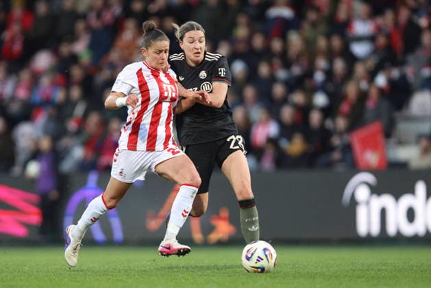 Laura Feiersinger (1.FC Köln) und Barbara Dunst (FC Bayern München) im Zweikampf waehrend des Spiels der Frauen Bundesliga zwischen 1.FC Köln und Bayern München, Franz-Kremer-Stadion am 15. März in Köln, Deutschland. (Foto von Oliver Kaelke DeFodi Images) +++ Laura Feiersinger (1.FC Köln) und Barbara Dunst (FC Bayern München) battle for the ball during the Woman Bundesliga match between 1.FC Köln and Bayern München at Franz-Kremer-Stadion on March 15, 2026 in Cologne, Germany. (Photo by Oliver Kaelke DeFodi Images) DFL regulations prohibit any use of photographs as image sequences and or quasi-video. (Photo by Oliver Kaelke DeFodi Images) -