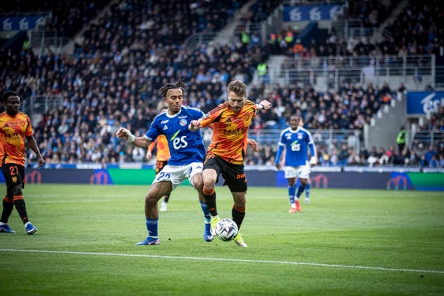 FOOTBALL : Racing Strasbourg (RCS) vs Paris FC - ligue 1 - Strasbourg - 15 03 26 GuÃ la DouÃ 22 (RCS) et Ciro Immobile 36  Copyright: xElyxandroxCEGARRAx