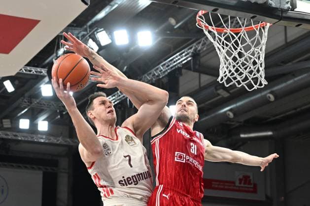 BAMBERG 15.03.2026 --- Basketball ---- easycredit 1. Basketball Bundesliga ---- 24. Spieltag: Bamberg Baskets vs FC Bayern München Basketball --- Johannes Voigtmann (7, FC Bayern München) gegen Daniel Keppeler (31, Bamberg Baskets) Bamberg Baskets vs FC Bayern München Basketball
