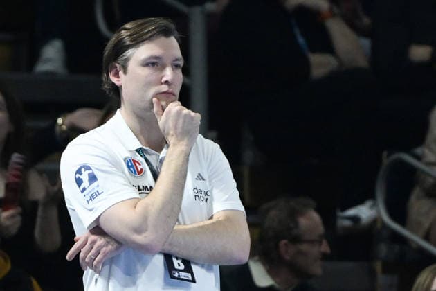 15.03.2026, xlakx, Handball Daikin HBL, Fuechse Berlin - HC Erlangen v.l. Johannes Sellin (HC Erlangen Trainer) enttaeuscht, schaut enttaeuscht, niedergeschlagen, disappointed Berlin