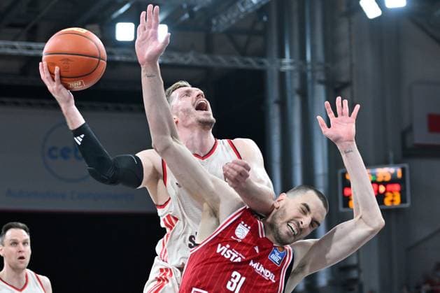BAMBERG 15.03.2026 --- Basketball ---- easycredit 1. Basketball Bundesliga ---- 24. Spieltag: Bamberg Baskets vs FC Bayern München Basketball --- Andreas Obst (13, FC Bayern München) gegen Daniel Keppeler (31, Bamberg Baskets) Bamberg Baskets vs FC Bayern München Basketball