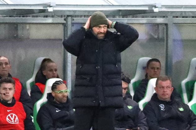 VfL vs. Leverkusen, BL Frauen Wolfsburg, 15.03.2026, Fußball, Frauen, Google Pixel Bundesliga, Saison 2025 2026, VfL Wolfsburg vs Bayer 04 Leverkusen, Cheftrainer Stephan Lerch (VfL Wolfsburg) AOK Stadion Niedersachsen Deutschland