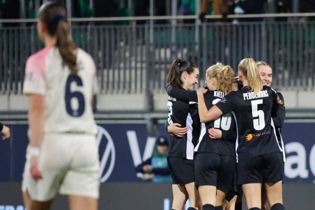15.03.2026, xgrfx, Fussball Google Pixel Frauen-Bundesliga, VfL Wolfsburg - Bayer Leverkusen v.l. Tor, Janou Levels (VfL Wolfsburg) (DFL DFB REGULATIONS PROHIBIT ANY USE OF PHOTOGRAPHS as IMAGE SEQUENCES and or QUASI-VIDEO) Wolfsburg