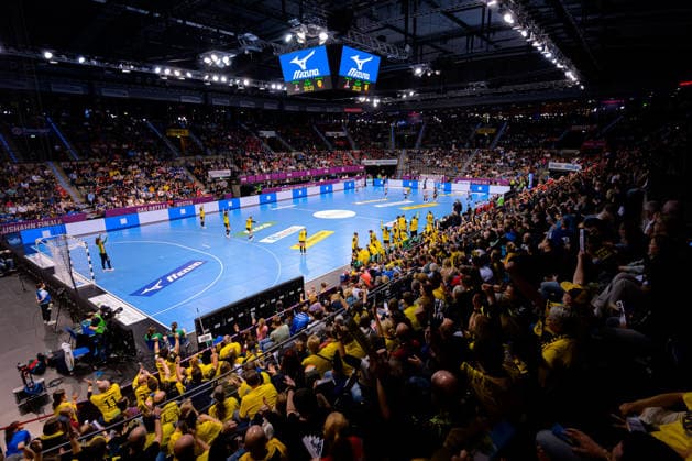 Handball: DHB-Pokal, Finale, HSG Bensheim Auerbach - Borussia Dortmund Übersicht, Innenansicht, Spielstätte Stuttgart Porsche Arena Baden-Württemberg Deutschland