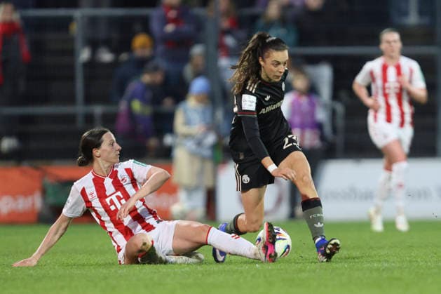 Sara AgreÅ¾ (1.FC Köln) und Natalia Padilla Bidas (FC Bayern München) im Zweikampf waehrend des Spiels der Frauen Bundesliga zwischen 1.FC Köln und Bayern München, Franz-Kremer-Stadion am 15. März in Köln, Deutschland. (Foto von Oliver Kaelke DeFodi Images) +++ Sara AgreÅ¾ (1.FC Köln) und Natalia Padilla Bidas (FC Bayern München) battle for the ball during the Woman Bundesliga match between 1.FC Köln and Bayern München at Franz-Kremer-Stadion on March 15, 2026 in Cologne, Germany. (Photo by Oliver Kaelke DeFodi Images) DFL regulations prohibit any use of photographs as image sequences and or quasi-video. (Photo by Oliver Kaelke DeFodi Images) -