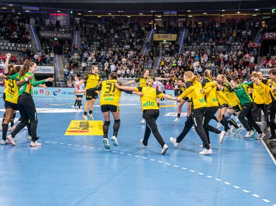 Grosser Jubel bei Borussia Dortmund nach dem Sieg im Finale, HSG Bensheim Auerbach vs. Borussia Dortmund, Handball, DHB Pokal Haushahn Final 4, Finale, Spielzeit 2025 2026, 15.03.2026 HSG Bensheim Auerbach vs. Borussia Dortmund, Handball, DHB Pokal Haushahn Final 4, Finale, Spielzeit 2025 2026, 15.03.2026 Stuttgart Copyright: xMichaelxSchmidt Eibner-Pressefotx EP_MST