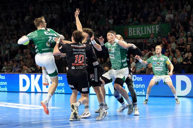 DEU, DHB, 1.HBL, Fuechse Berlin vs.Erlangen, 15.03.2026, Max-Schmeling-Halle, Berlin, DEU, DHB, 1.HBL, Fuechse Berlin vs.Erlangen, im Bild Mathias Gidsel (Fuechse Berlin 19), Mijajlo Marsenic (Fuechse Berlin 93), Florian Scheerer (Erlangen 10), Tobias Buck (Erlangen 39)