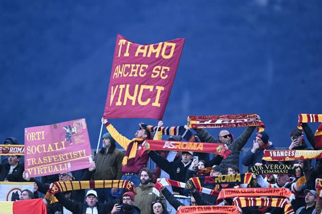 Nico Paz of Calcio Como in action during the Italian Serie A football match between Calcio Como and AS Roma on March 15, 2026 at the Giuseppe Senigallia stadium in Como, Italy Photo Tiziano Ballabio  Copyright: xTizianoxBallabio IPAxSportx xipa-agency.netx xx IPA_72934048 IPA_Agency_IPA72934048