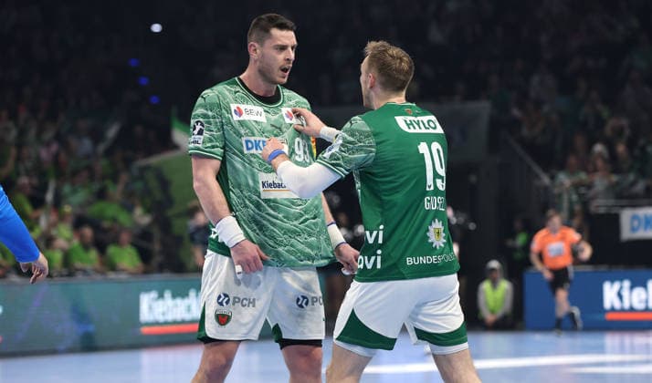 Mijajlo Marsenic jubelt mit Mathias Gidsel Freude Emotion Jubel Handball HBL Bundesliga Herren 25. Spieltag Saison 2025 2026 15.03.2026 Füchse Berlin vs. HC Erlangen HCE
