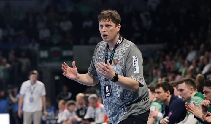 Trainer Nicolej Krickau gestikulierend Aktion Oberkörper Handball HBL Bundesliga Herren 25. Spieltag Saison 2025 2026 15.03.2026 Füchse Berlin vs. HC Erlangen HCE