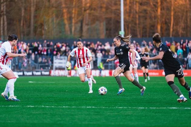 Laura Feiersinger (1.FC Koeln, 27) rennt Georgia Stanway (FC Bayern Muenchen, 31) hinterher 1.FC Köln vs. FC Bayern München, Fussball, Google Pixel Frauen-Bundesliga, 20.Spieltag, Saison 2025 26, 15.03.2026, 1.FC Köln vs. FC Bayern München, Fussball, Google Pixel Frauen-Bundesliga, 20.Spieltag, Saison 2025 26, 13.03.2026 Köln Copyright: xEibner-Pressefoto LukasxBaldygax EP_LBA