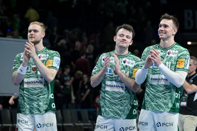15.03.2026, xlakx, Handball Daikin HBL, Fuechse Berlin - HC Erlangen v.l. Matthes Langhoff (Fuechse Berlin), Hakun West Av Teigum (Fuechse Berlin), Lasse Andersson (Fuechse Berlin) Jubel ueber den Sieg, Jubel nach Spielende Berlin