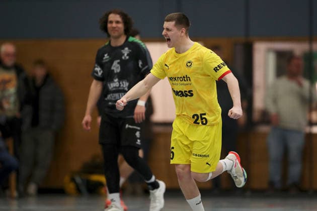 15.03.2026, Herren, Handball, Saison 2025 2026, Regionalliga, 19. Spieltag: DJK Waldbuettelbrunn - TSV Lohr Julian Hohmann ( 45, TSG Waldbüttelbrunn) ist bedient, Patrik Krisztian Dobos ( 25, TSV Lohr) jubelt Waldbuettelbrunn Ballsporthalle Bayern Deutschland