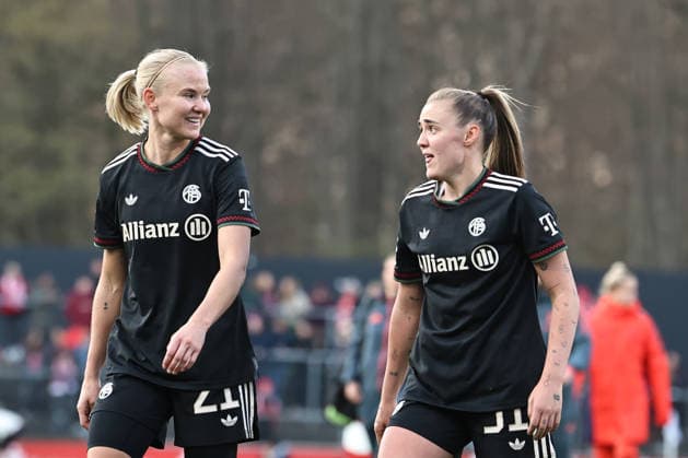 Deutschland: Google Pixel Frauen-Bundesliga 2025 2026 16. Spieltag, 1. FC Köln vs. FC Bayern München Sonntag, 15.03.2026 Franz-Kremer-Stadion, Nordrhein-Westfalen Pernille Harder (FC Bayern München Frauen, 21) und Georgia Stanway (FC Bayern München Frauen, 31) Copyright: xSümeyyexAkcöltekinx