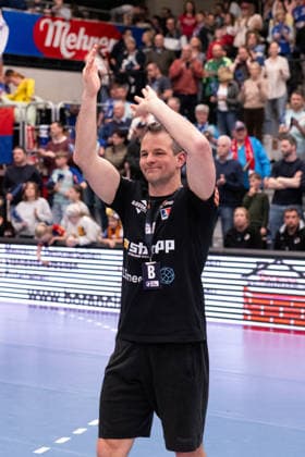 Matthias Flohr, (HBW Balingen Weilstetten, Trainer) Dank an die Fans, HBW Balingen Weilstetten vs. Eulen Ludwigshafen, Handball, 2. Bundesliga, 24. Spieltag, Saison 2025 2026, 15.03.2026 Eibner-Pressefoto Andreas Ulmer HBW Balingen Weilstetten vs. Eulen Ludwigshafen, Handball, 2. Bundesliga, 24. Spieltag, Saison 2025 2026, 15.03.2026 Balingen Copyright: xEibner-Pressefoto AndreasxUlmerx EP_AUR