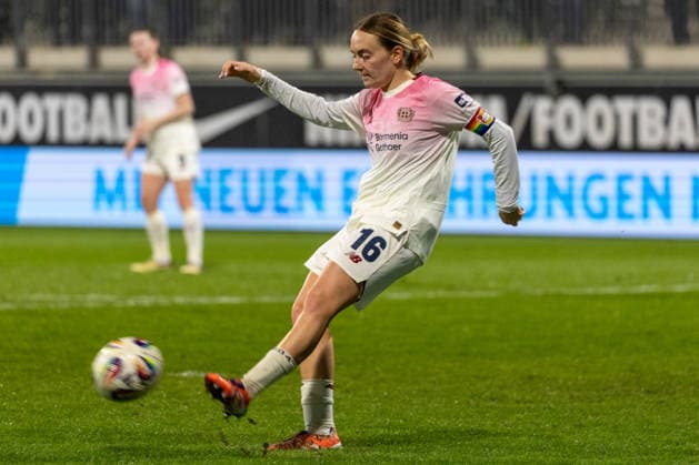 Deutschland, Google Pixel Frauen-Bundesliga, Saison 2025 2026, 20. Spieltag, AOK-Stadion, VfL Wolfsburg vs Bayer 04 Leverkusen, Zdebel Sofie (Bayer 04 Leverkusen, 16) Copyright: xMichellexLukax