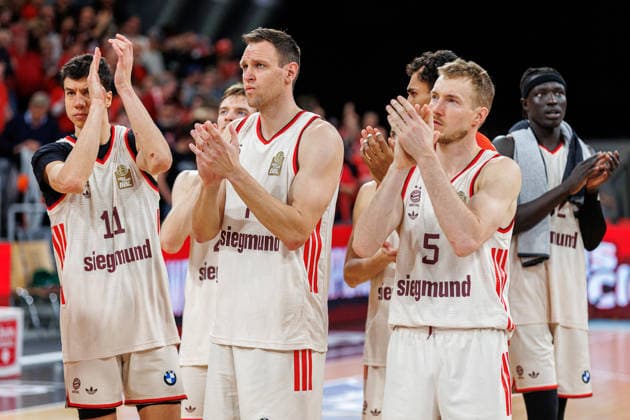 Vladimir Lucic (FC Bayern Muenchen Basketball, 11), Johannes Voigtmann (FC Bayern Muenchen Basketball, 07), Niels Giffey (FC Bayern Muenchen Basketball, 05), Spielende, enttaeuscht, Enttaeuschung, negative Emotionen, negative Emotion, BMA365 Bamberg Baskets vs. FC Bayern Muenchen Basketball, Basketball, easyCredit BBL, 24. Spieltag, 15.03.2026 BMA365 Bamberg Baskets vs. FC Bayern Muenchen Basketball, Basketball, easyCredit BBL, 24. Spieltag, 15.03.2026 Bamberg Copyright: xEibner-Pressefoto G.xSantemizx EP_EER