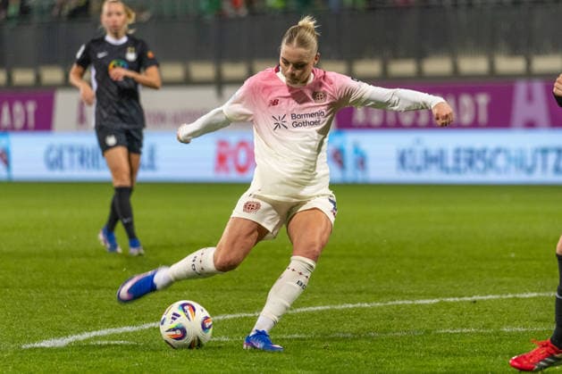 Deutschland, Google Pixel Frauen-Bundesliga, Saison 2025 2026, 20. Spieltag, AOK-Stadion, VfL Wolfsburg vs Bayer 04 Leverkusen, Kramer Cornelia (Bayer 04 Leverkusen, 7) Copyright: xMichellexLukax
