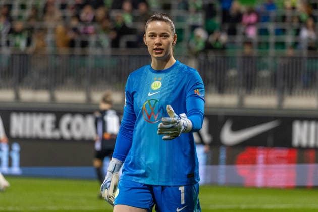 Deutschland, Google Pixel Frauen-Bundesliga, Saison 2025 2026, 20. Spieltag, AOK-Stadion, VfL Wolfsburg vs Bayer 04 Leverkusen, Johannes Stina (VfL Wolfsburg, 1) Copyright: xMichellexLukax