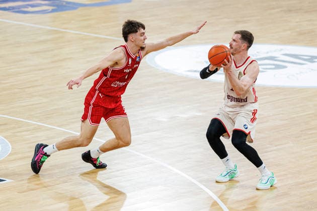 Zachary Ensminger (BMA365 Bamberg Baskets, 01), Andreas Obst (FC Bayern Muenchen Basketball, 13), BMA365 Bamberg Baskets vs. FC Bayern Muenchen Basketball, Basketball, easyCredit BBL, 24. Spieltag, 15.03.2026 BMA365 Bamberg Baskets vs. FC Bayern Muenchen Basketball, Basketball, easyCredit BBL, 24. Spieltag, 15.03.2026 Bamberg Copyright: xEibner-Pressefoto G.xSantemizx EP_EER