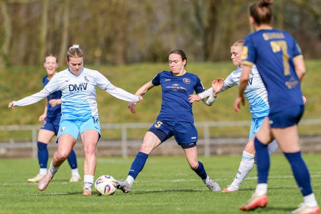 15.03.2026, Fußball, 2. Frauen-Bundesliga, 2025 2026, 19. Spieltag, SG 99 Andernach - VfL Bochum Lara Kirkby (14 Bochum), Vanessa Zilligen (15 Andernach) und Andernach Stadion Rheinland-Pfalz Deutschland