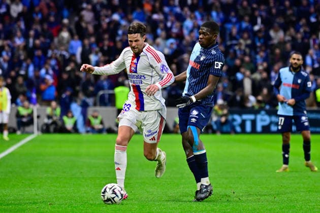 FOOTBALL : Le Havre vs Lyon - Ligue 1 - 15 03 2026 Hans Hateboer of Lyon and Lucas Gourna Douath of Le Havre during the Ligue 1 match between Havre AC and Olympique Lyonnais at Stade Oceane on March 15, 2026 in Le Havre, France. ( Photo by Federico Pestellini PsnewZ ) - Le HavreFrance  Copyright: xFedericoxPestellinix
