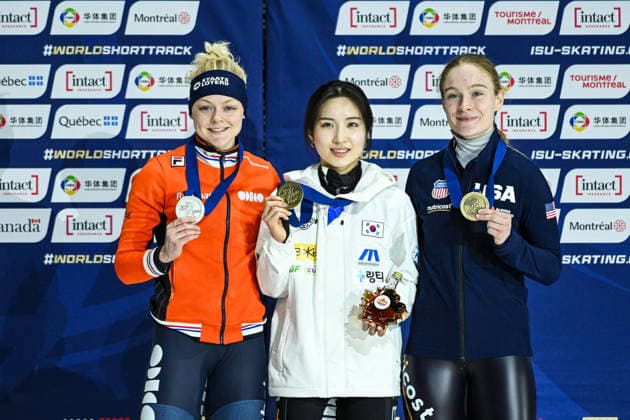 2026-03-15 - ISU World Short Track Championships MONTREAL, CANADA - MARCH 15: Xandra Velzeboer of Netherlands, Gilli Kim of Republic of Korea, Corinne Stoddard of United States during the ISU World Short Track Championships at the Maurice Richard Arena on March 15, 2026 in Montreal, Canada Montreal Maurice Richard Arena Canada Content not available for redistribution in The Netherlands directly or indirectly through any third parties. Copyright: xDavidxKirouacx